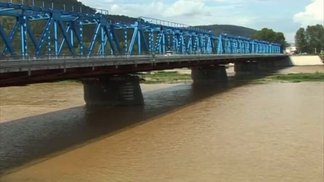 Вода в реке Уса стала мутной смотреть онлайн