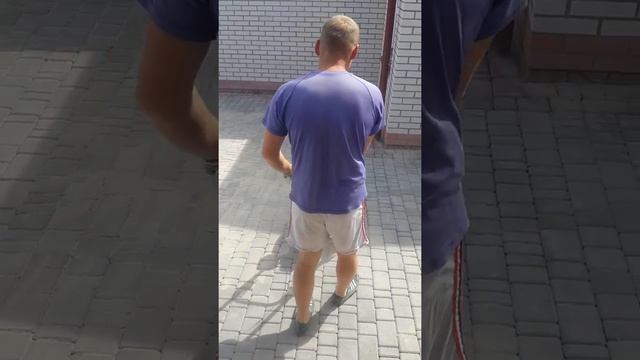 Трамбування бруківки смотреть онлайн
