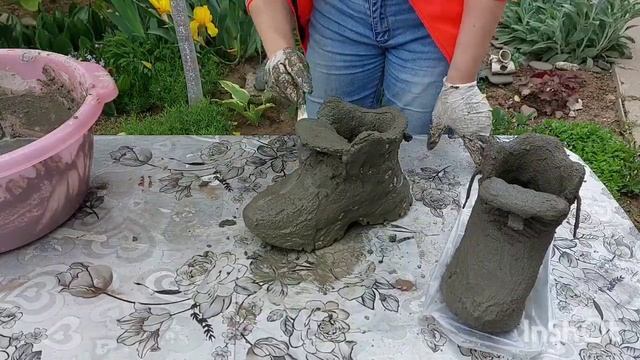Взяла ботинки и цемент и сделала крутой декор для сада смотреть онлайн