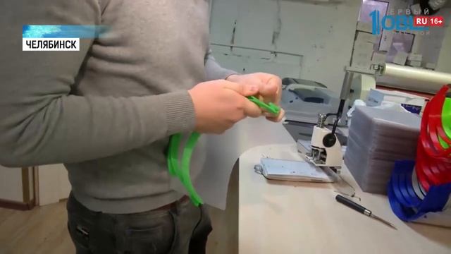 Южноуральцы печатают маски на 3D принтере смотреть онлайн