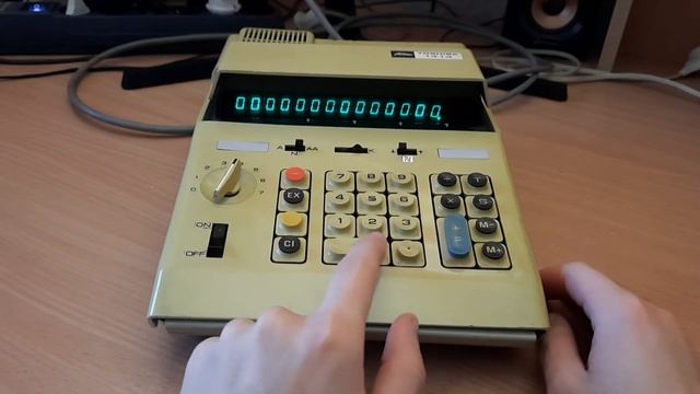 Калькулятор-монстр Toshiba BC-1414 (circa 1970) смотреть онлайн