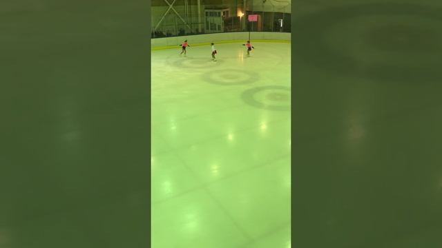 Разминка перед стартом. Кубок Каунаса зимний лед 2019, Каунас #тренер Оксана Новак смотреть онлайн