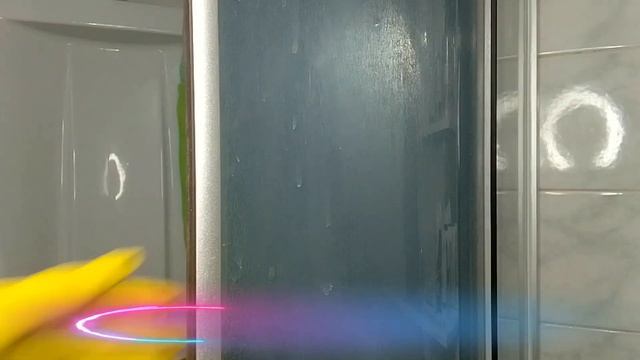 Как за 10 минут очистить известковый налет на стекле в душевой кабине