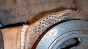 Тойота Королла 1.4 меняем сальник коленвала.