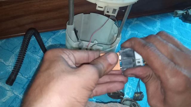 What causes fuel pump failure? Urdu Hindi || bed fuel pump symptoms || how to check fuel pump смотреть онлайн