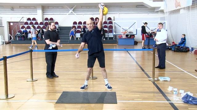 Классический рывок гири за 1 час 1320 подъемов! смотреть онлайн