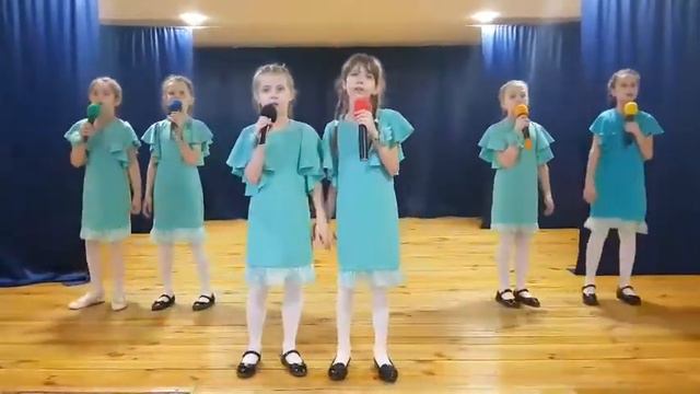 Песня Лучшая подруга Лиза поёт в ЦДЮТ 4марта 2021года смотреть онлайн