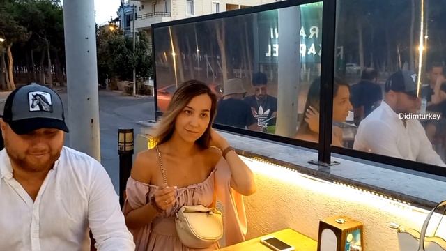 РЕСТОРАН ВКУСНЫХ БЛЮД НА МАНГАЛЕ В ДИДИМЕ НА ЭГЕЙСКОМ МОРЕ В ТУРЦИИ /ВСТРЕЧА С ПОДПИСЧИКАМИ смотреть онлайн