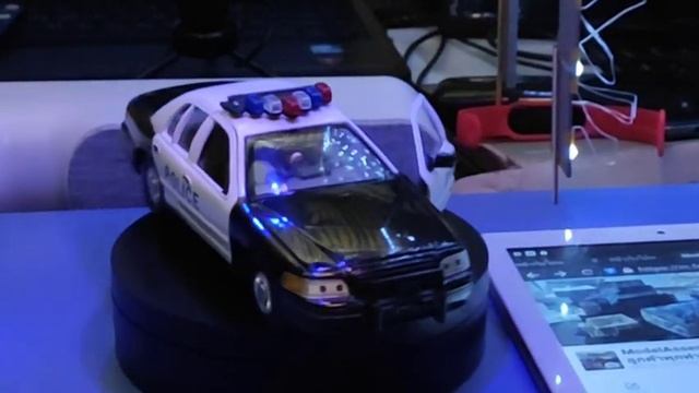 Ford Crown Victoria. 1999' POLICE CAR. 1/24. WELLY. NO. 22082 смотреть онлайн