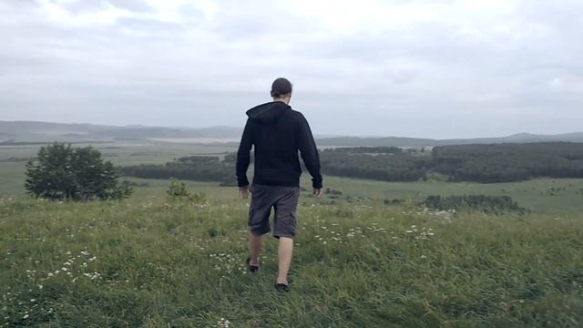 УДАР МОЛНИИ ВБЛИЗИ ЧЕЛОВЕКА / LIGHTNING NEAR THE MAN смотреть онлайн