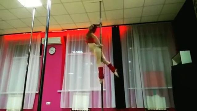 Вишневская Виктория, тренер Royal Pole Dance и её невероятный Титаник смотреть онлайн