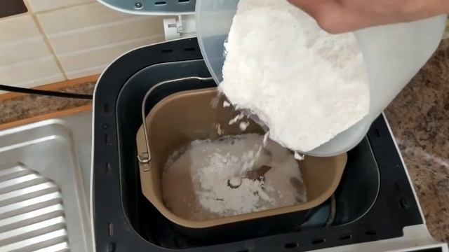 Белый хлеб в хлебопечке с чесноком. смотреть онлайн