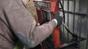 Замена Шкворней на Hyundai HD 72 . Ремонт Тормозов