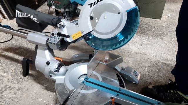 Makita LS1018LN Slide Compound Mitre Saw [UNBOXING]