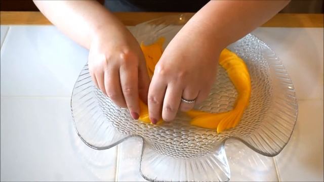 Сердце из манго-украшения из фруктов...Heart from mango-fruit decorations смотреть онлайн
