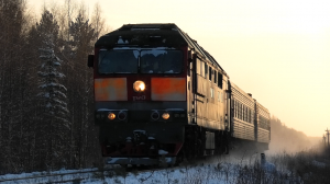 ТЭП70-0542 с пригородным поездом Алапаевск - Предтурье и фирменным приветствием от бригады