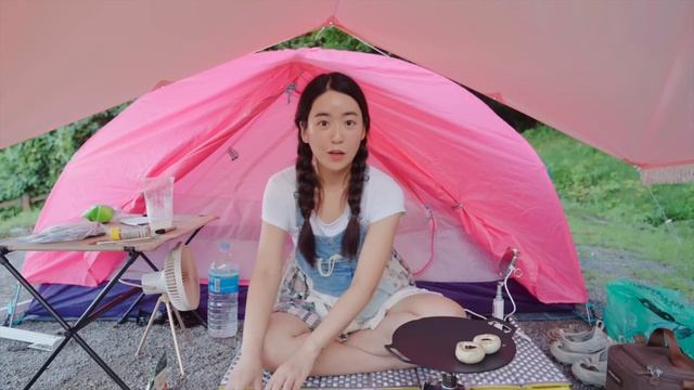 간만에 폼 잡고 감성 캠핑 할라 했는데 갑자기 비가 오냐? |요상한우중캠핑|삼겹살| 노지같은캠핑장| смотреть онлайн