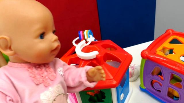 Беби Бон Эмили и маленькие собачки! Играем в куклы в видео для девочек про Baby Born смотреть онлайн