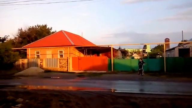 Колонна грузовиков с танками в поселке Тарарсовском смотреть онлайн