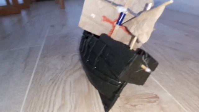 ПОТОПЛЕНИЕ ПАРУСНИКА ИЗ ПЛАСТИЛИНА / КАК СЛЕПИТЬ СУДНО ИЗ ПЛАСТИЛИНА. смотреть онлайн