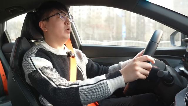 车吹和车黑一起试驾吉利缤瑞Cool 到底谁说的是真的？ смотреть онлайн