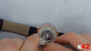 Как вытащить заводную головку из наручных часов механизм кварц  GL-68