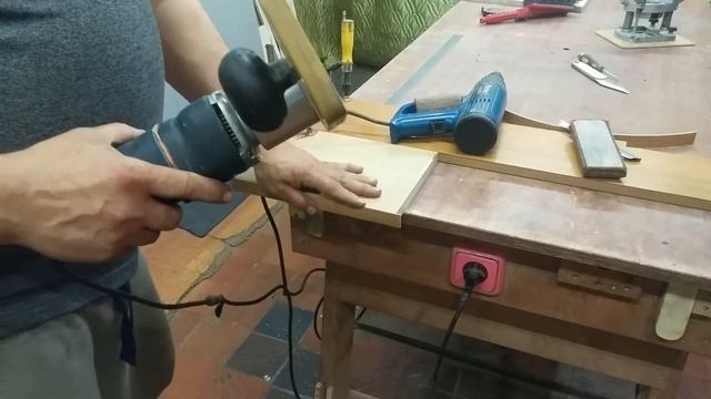 Приспособление для обзезки кромки ПВХ с ДСП.