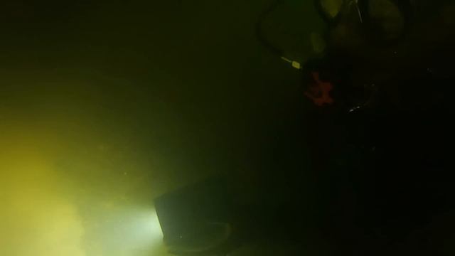 YouTuber Finds Bomb, Police Evacuate City! (BOMB SQUAD) смотреть онлайн