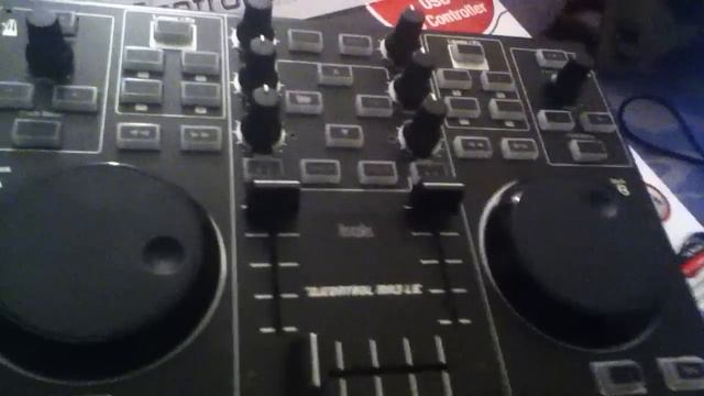 Hercules DJ Control MP3 LE DJ Controller (Review)