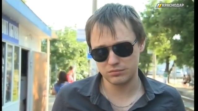 В Краснодаре столкнулись иномарка и трамвай смотреть онлайн