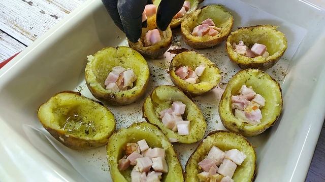 Какая же она вкусная! Ароматная запечённая картошка в духовке | Идея для ужина смотреть онлайн