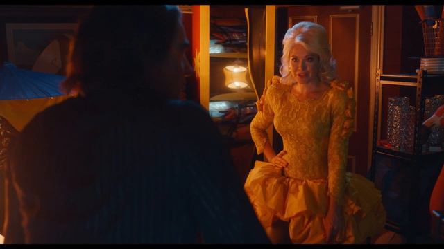 Seriously Red (2023 Movie) Official Trailer - Krew Boylan, Rose Bryne, Bobby Cannavale смотреть онлайн