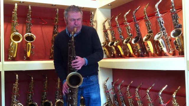 Roland Brunt test Trevor James Custom Signature RAW tenorsaxofoon bij Harry Bakker Saxofoons смотреть онлайн