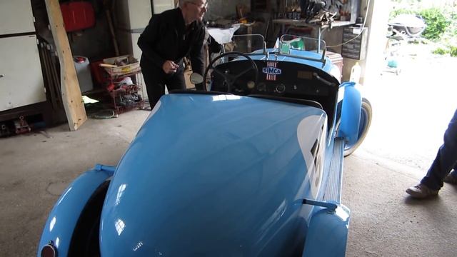 Simca 5 aux "stands" смотреть онлайн