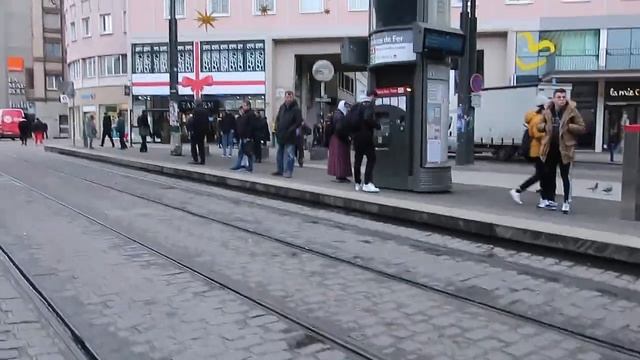 Шумовики в Страсбурге... то ли албанцы, то ли цыгане... Орут... 4 февраля 2020 г. смотреть онлайн