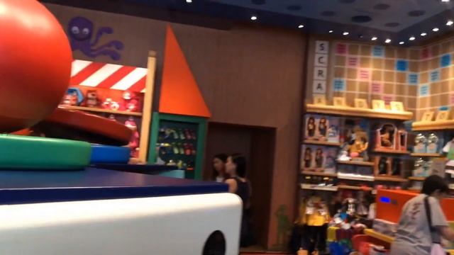 Hong Kong Disneyland Диснейленд в Гонконге ?? ? смотреть онлайн