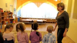 Подвижная игра "Лохматый пес" во второй младшей группе