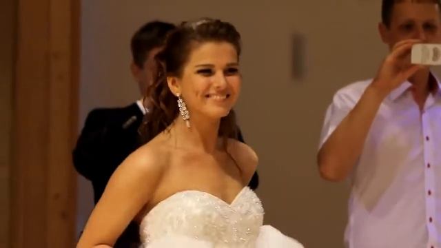 Песня подружек невесты с подвохом смотреть онлайн