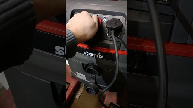 Пылесос STARMIX 1425 смотреть онлайн