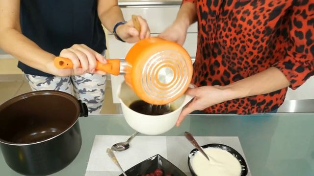 БРАУНИ ШОКОЛАДНЫЙ С ВИШНЕЙ И ТВОРОГОМ смотреть онлайн