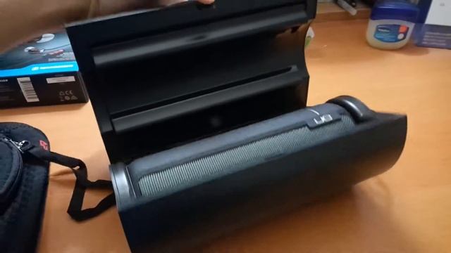 UE Boom 2 Wireless Bluetooth Speaker Phantom Edition Unboxing! смотреть онлайн