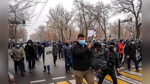 "Лидер протестов в Казахстане" - банкир Аблязов, обратился с посланием. смотреть онлайн