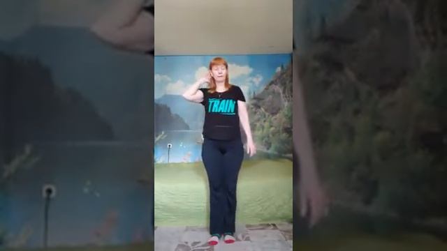 Занятие с веселой разминкой, мячиком, веселой хороводной игрой "Шла коза по лесу" смотреть онлайн