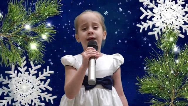 Песня Новый Год. Живой вокал. Поздравление от Насти /6 лет/ МьюзиСтайл.