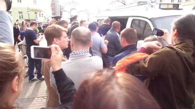 Вся суть протестов 5-ого мая во Владимире за 3 минуты смотреть онлайн