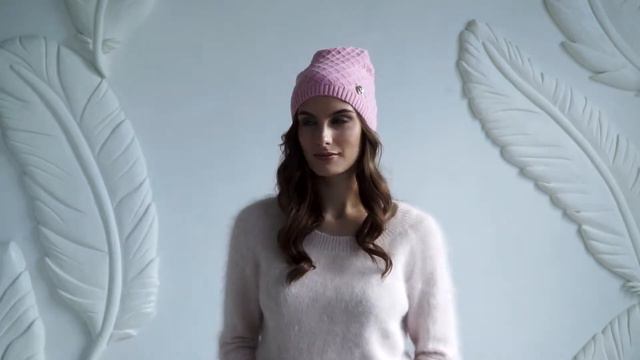 Женская шапка Mira Adriana. Артикул: 7.571-04 МА.Y. смотреть онлайн