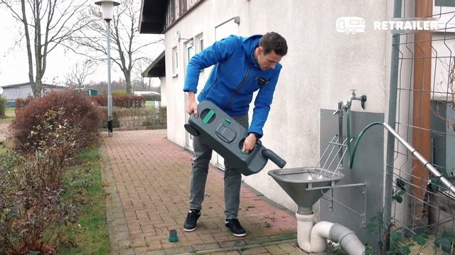 Слив кассеты биотуалета в кемпинге / Кассета Thetford смотреть онлайн