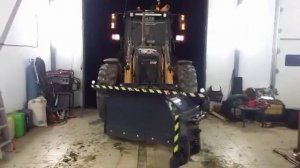 Снежный отвал для экскаватора-погрузчика с изменяемой геометрией