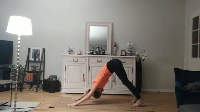 Sport Heroes Live Coaching - Mardi 8 Décembre - Morning Yoga Avec Laura смотреть онлайн