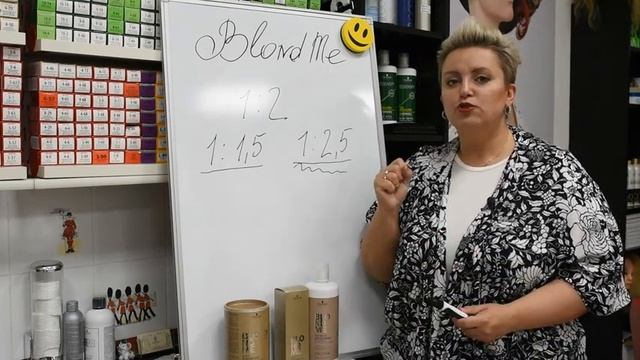 Секреты колориста от Тани Шарк. Секрет №35. Обесцвечивание от BLONDME. смотреть онлайн